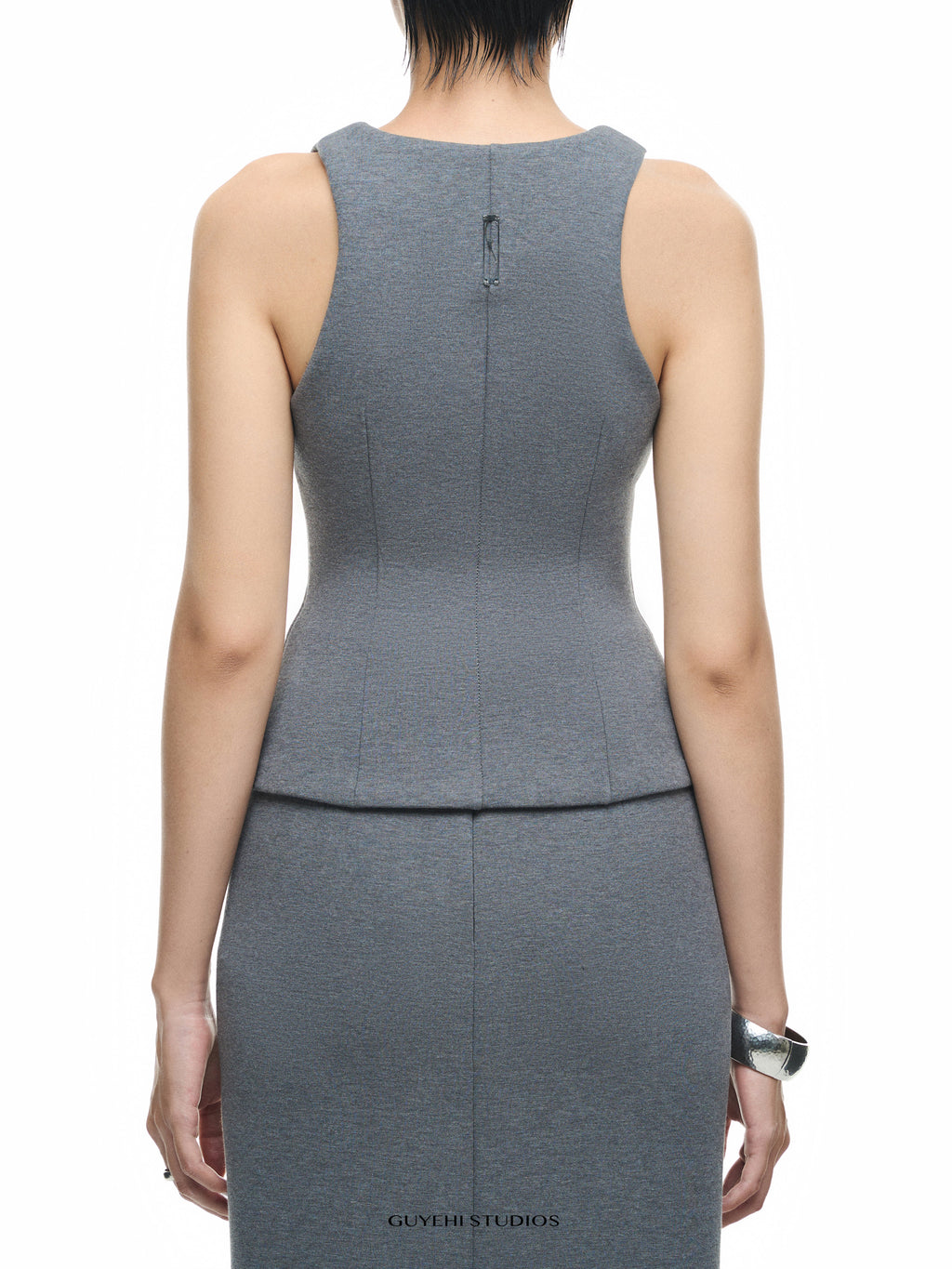 ÁO THUN CỔ CHỮ U RIN GREY PHOM ÔM