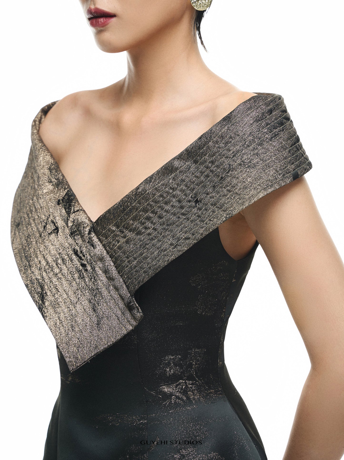 KATA COLLAR DRESS
