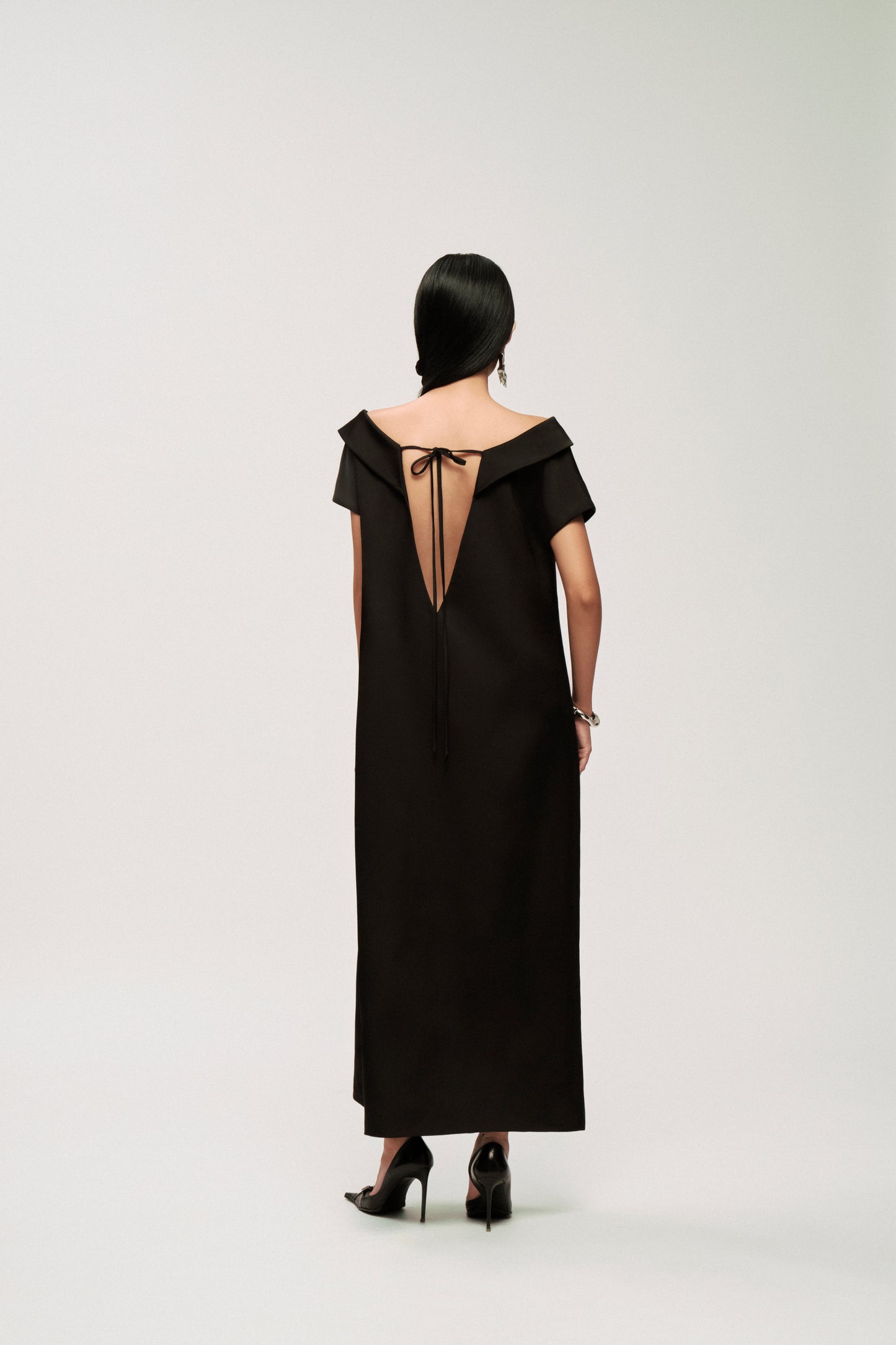 MINIMAL POISE DRESS