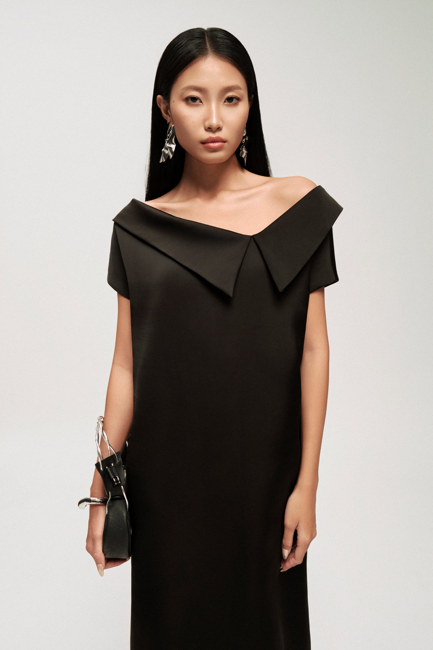 MINIMAL POISE DRESS